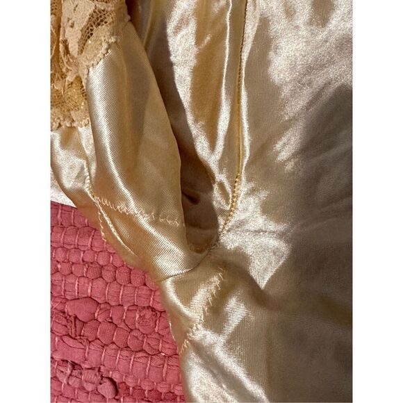 RARE VINTAGE Victoria’s Secret Second Skin Satin Girdle Shaping Panty small Beig - Picture 8 of 10